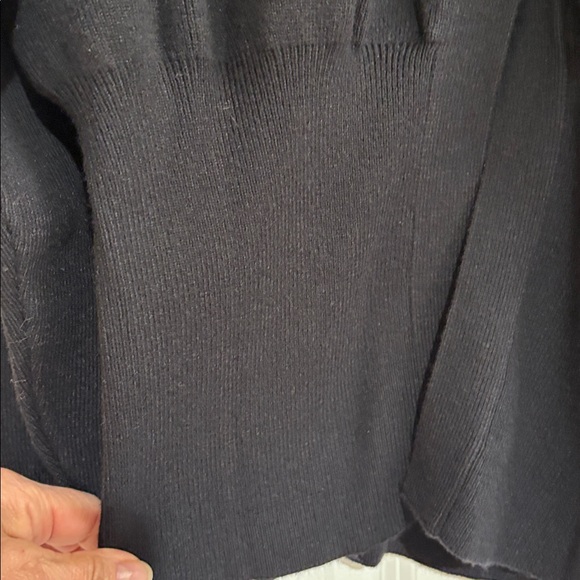 Commence Elegant Gold Metal Button V-neck Cardigan Black Sweater - Picture 6 of 10